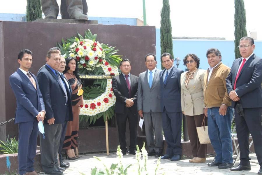 Festejan el día del abogado en la plaza Juárez