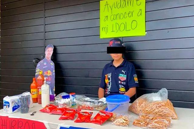 Niño busca cumplir su sueño vendiendo churros para conocer al Checo Pérez