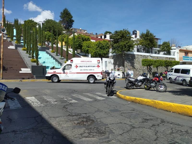 Choca moto contra camioneta en la capital 