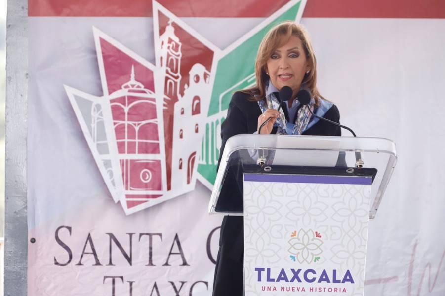 Colocó Gobernadora Lorena Cuéllar primera piedra del C2 de Santa Cruz Tlaxcala 