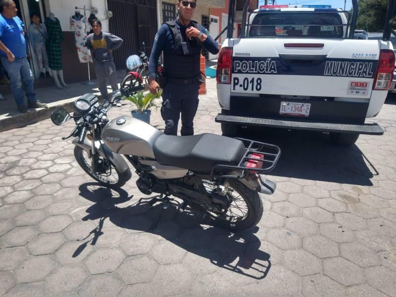 Policía Municipal de Contla, frustra robo de motocicleta y logra la detención del presunto asaltante