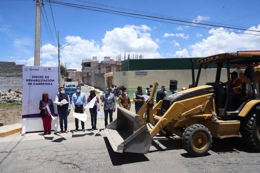Gobernadora Lorena Cuéllar dio banderazo inicial a obras carreteras en Huamantla