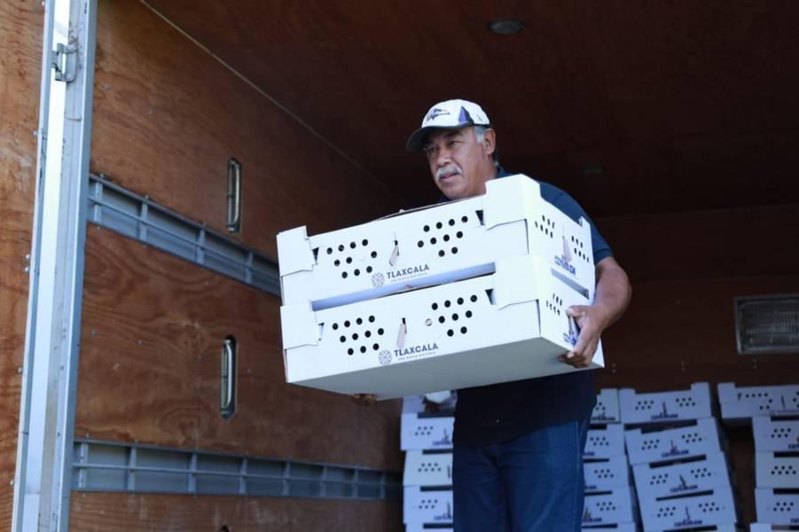 Entregan en Chiautempan más de 180 paquetes de animales de traspatio del PAEF