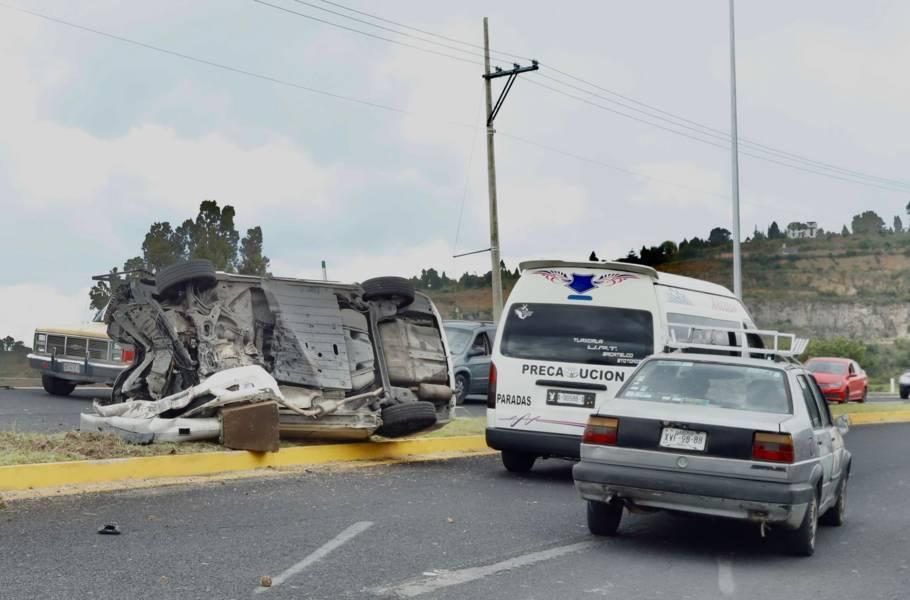 Se registra aparatoso accidente en Tepeyanco 