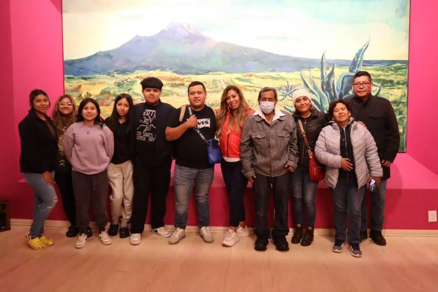 Jóvenes provenientes de Nueva York se reúnen con sus familias en Tlaxcala
