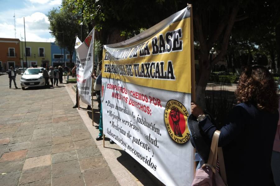 Se manifiestan integrantes del Movimiento de la Base Trabajadora de Tlaxcala 