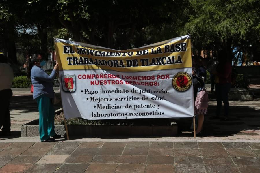 Se manifiestan integrantes del Movimiento de la Base Trabajadora de Tlaxcala 