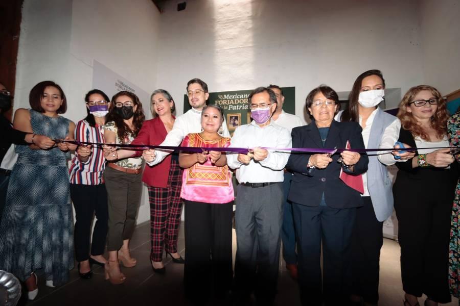 Inauguración de la exposición "Mujeres Forjadoras de la Patria"