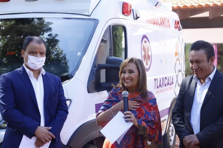 Beneficia gobernadora Cuéllar a población de Cuapiaxtla con ambulancia