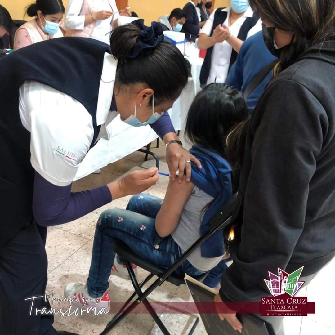 Se aplicó 3,040 vacunas a la niñez santacrusence, explicó David Martínez del Razo