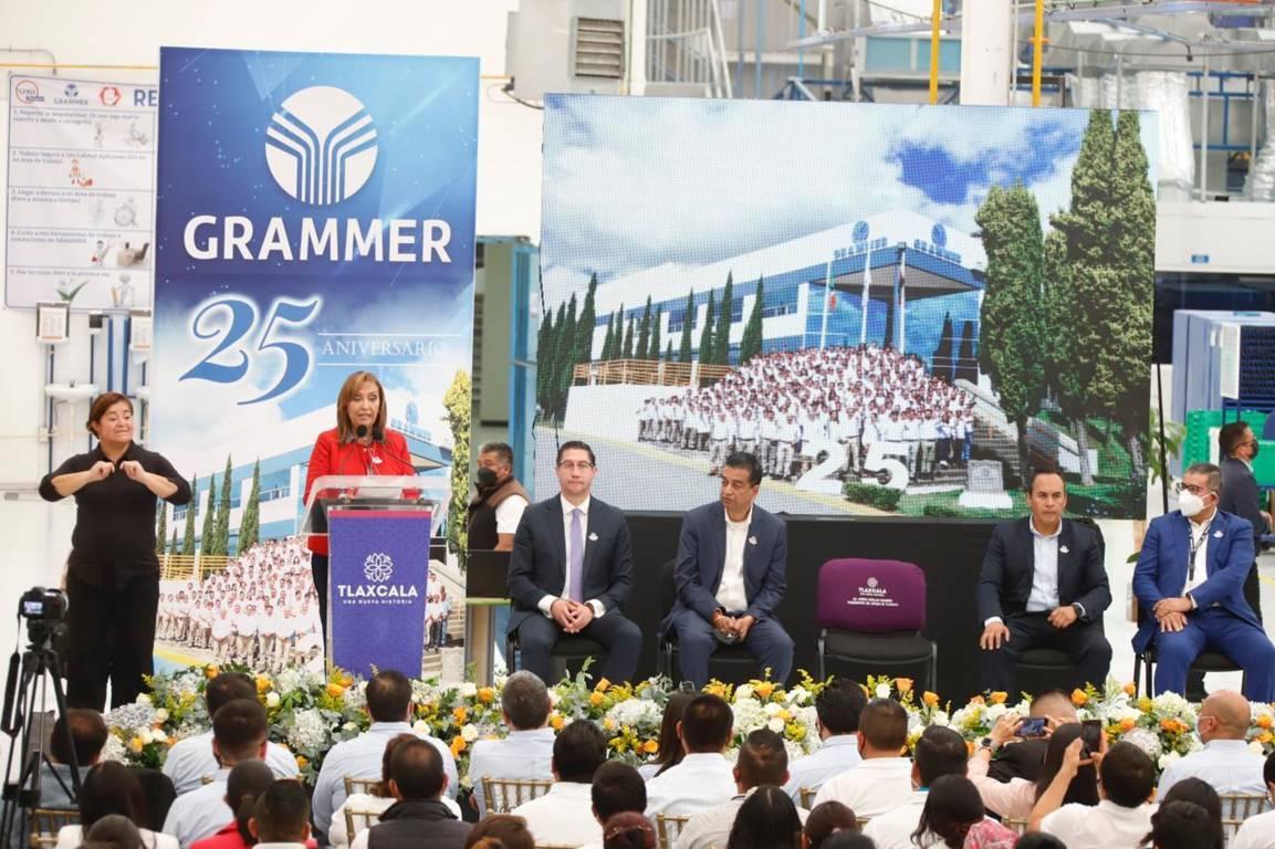 Inauguró gobernadora Lorena Cuéllar línea de producción para Mercedes Benz