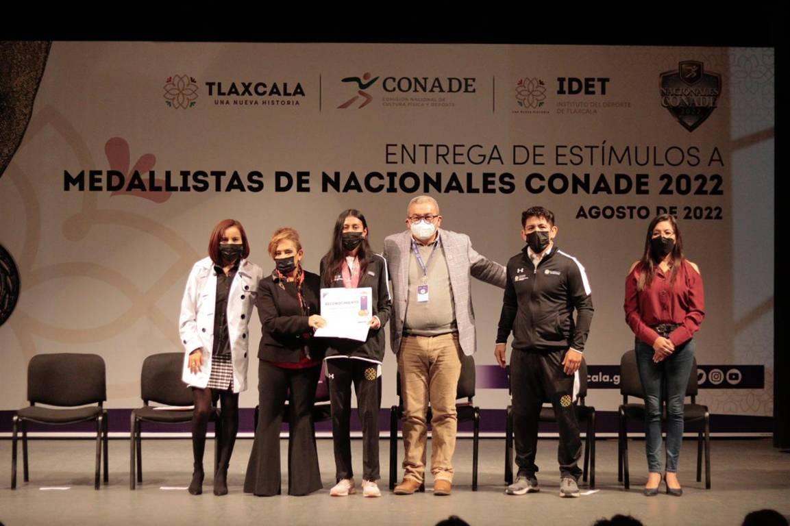 Entrega gobernadora Lorena Cuéllar,  estímulos a medallistas nacionales de la CONADE 2022