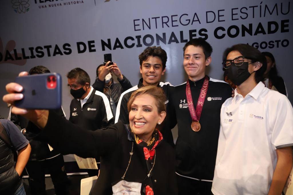 Gobierno estatal otorgó estímulos a medallistas nacionales Conade 2022