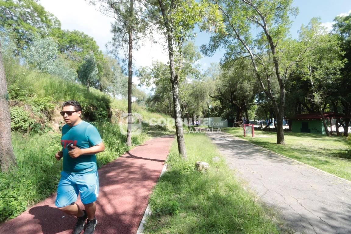 Capitalinos realizan activación física en el parque de la juventud