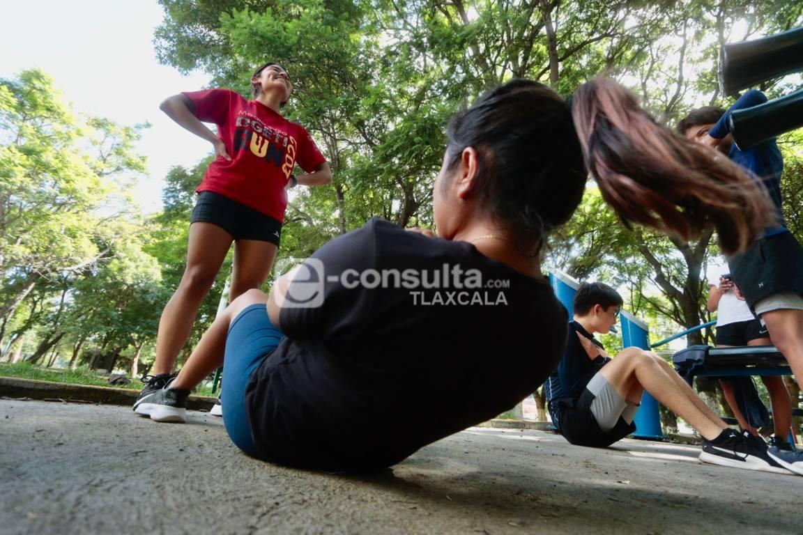 Capitalinos realizan activación física en el parque de la juventud