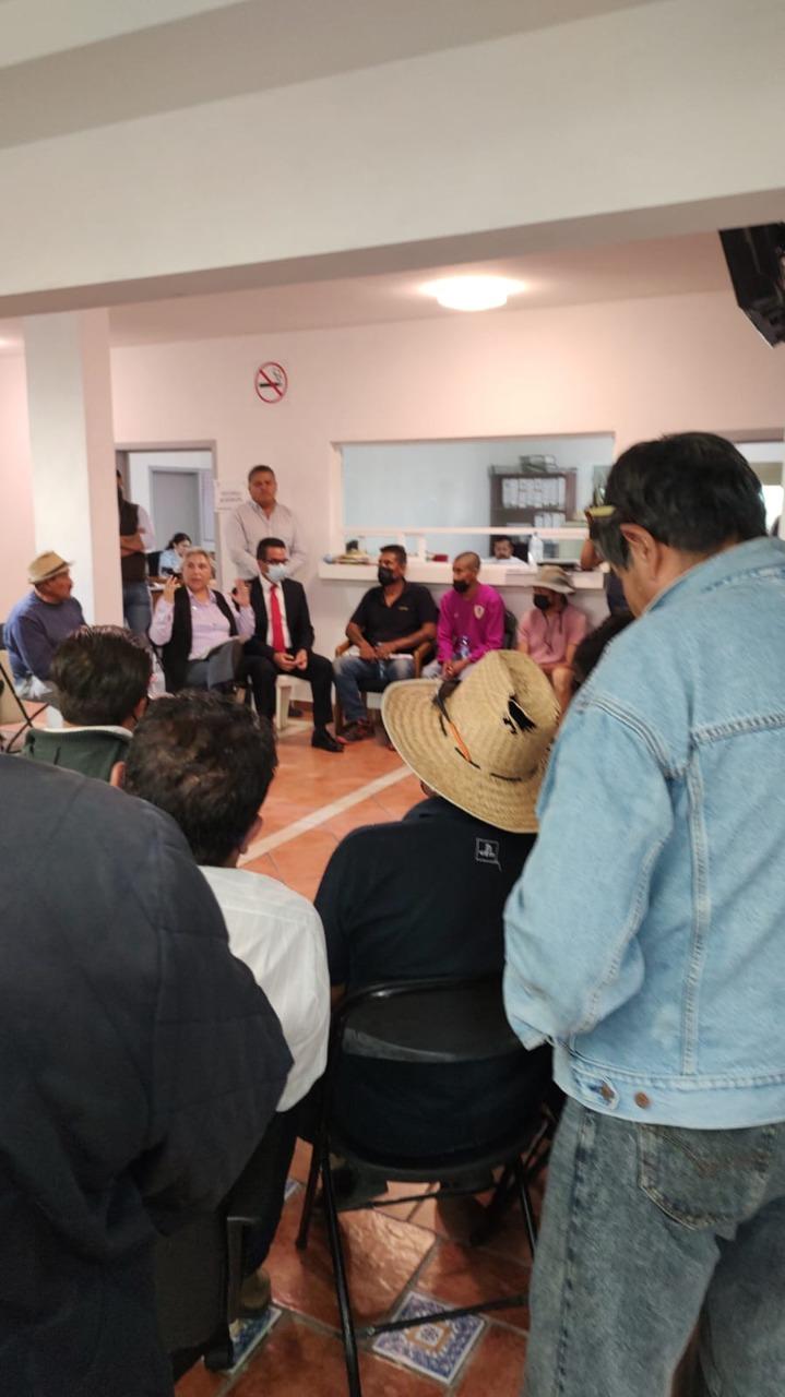 Presidenta Municipal de Yauhquemehcan atiende a ciudadanos y presidentes de Comunidad