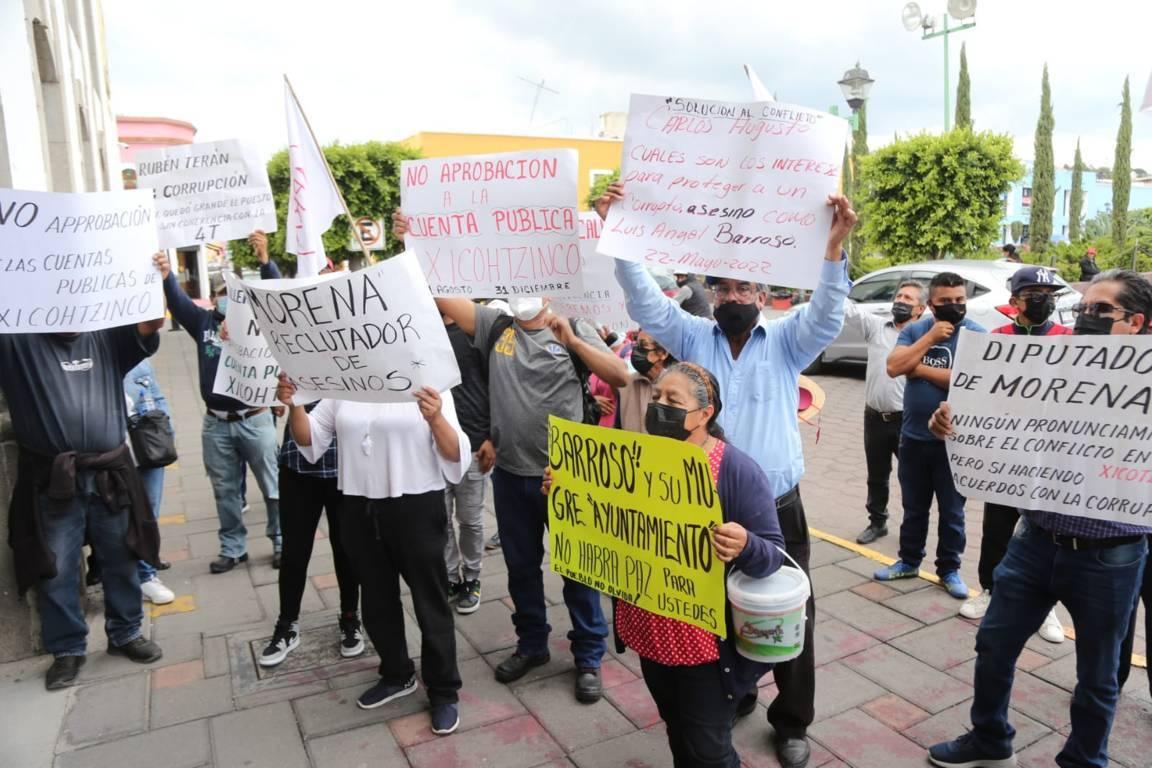 Protestan habitantes de Xicohtzinco por la "NO" aprobación de cuentas públicas