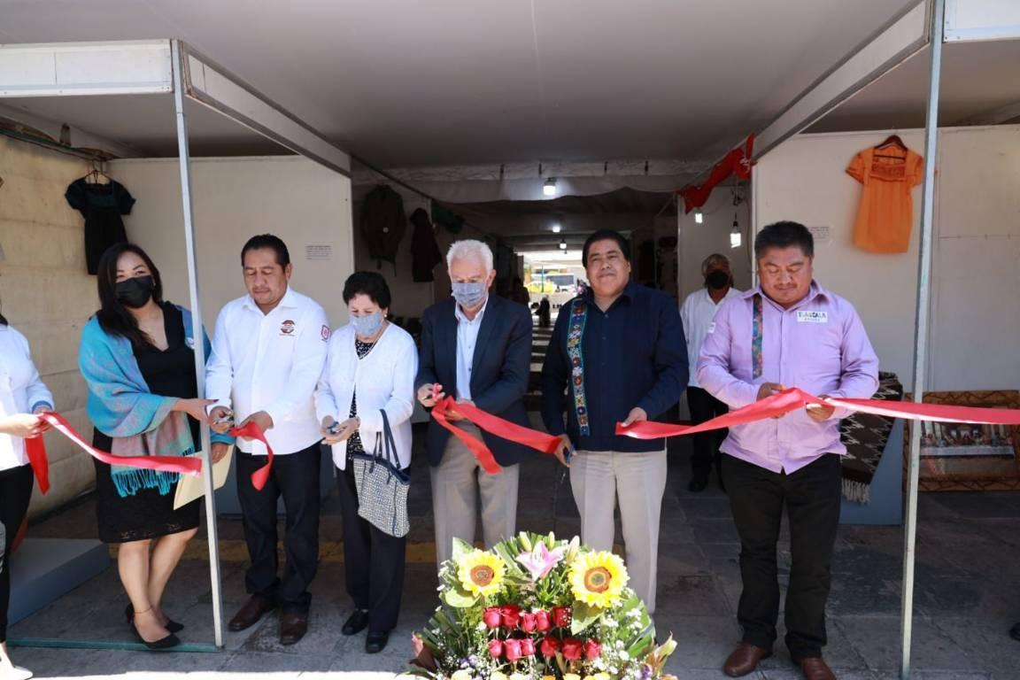 Inaugura Expo Artesanal y de Microproductores en Chiautempan 