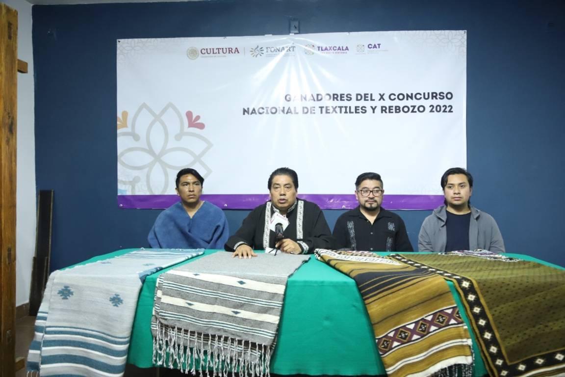 Obtienen artesanos tlaxcaltecas premios del X Concurso Nacional de Textiles y Rebozo 2022