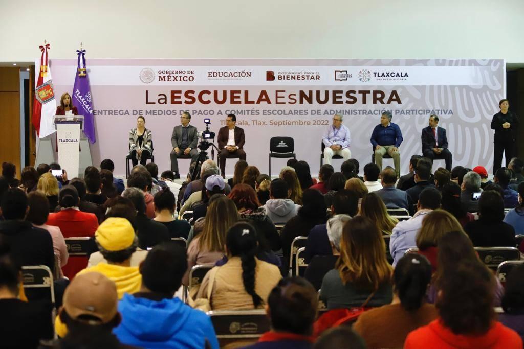Entregó Lorena Cuéllar apoyos por 75 mdp del programa “La Escuela es Nuestra”