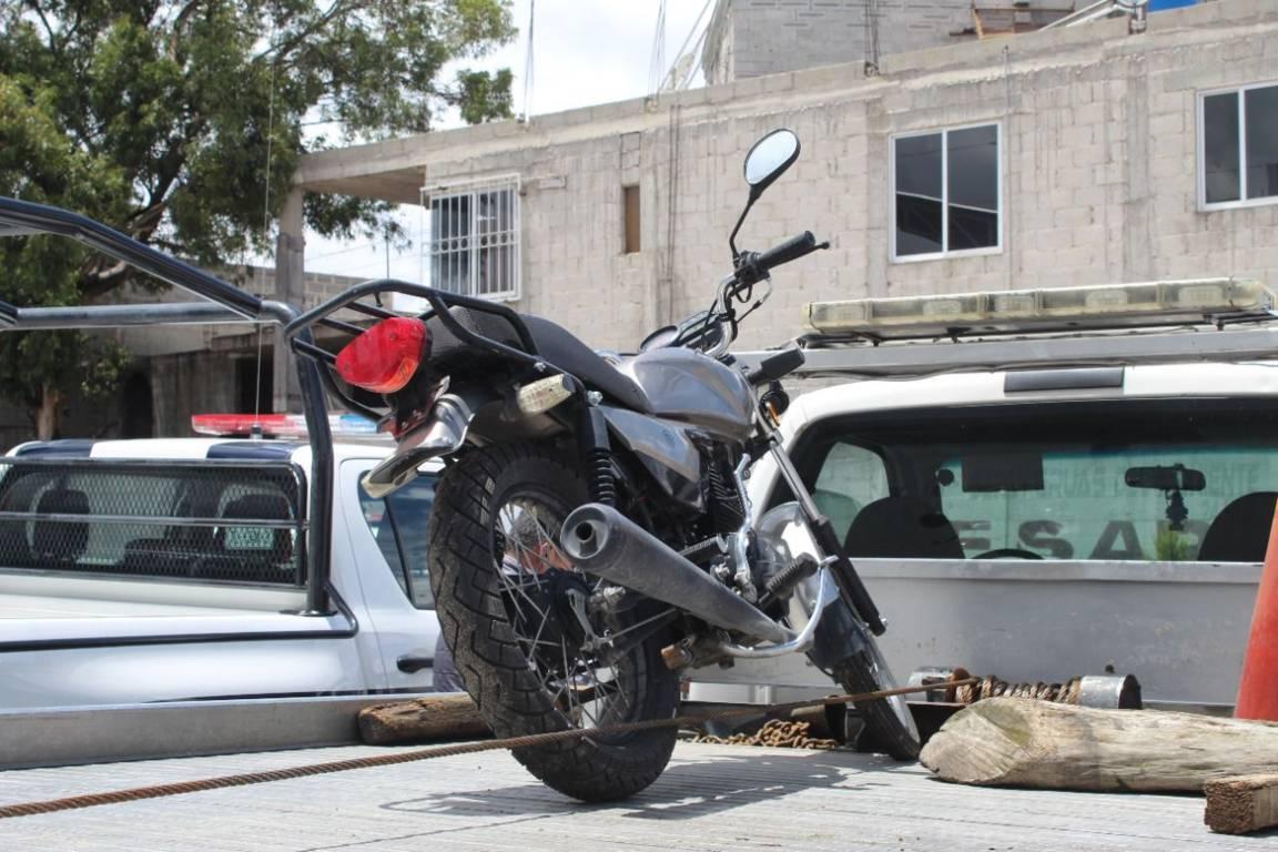 Devuelve Dirección de Seguridad Pública de Contla, motocicleta robada a su dueño 