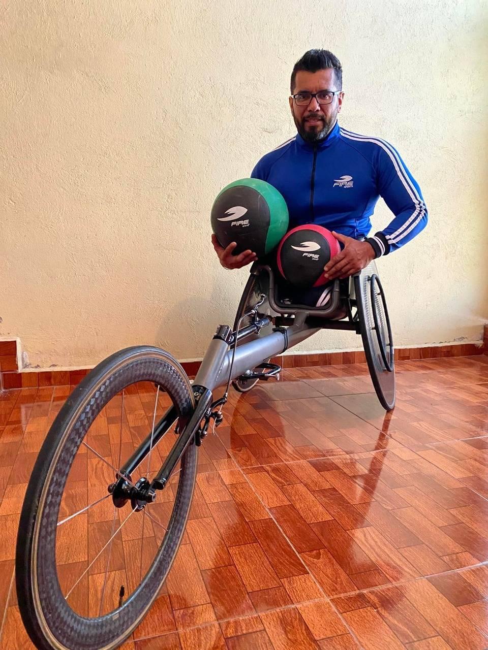 Destaca Luis Antonio Herrera trayectoria del atleta paralímpico Fernando Sánchez Nava