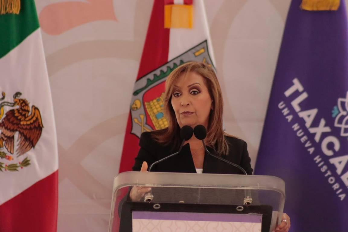 Entrega de apoyos económicos del programa “Beca Puente”, en Tlaxcala 