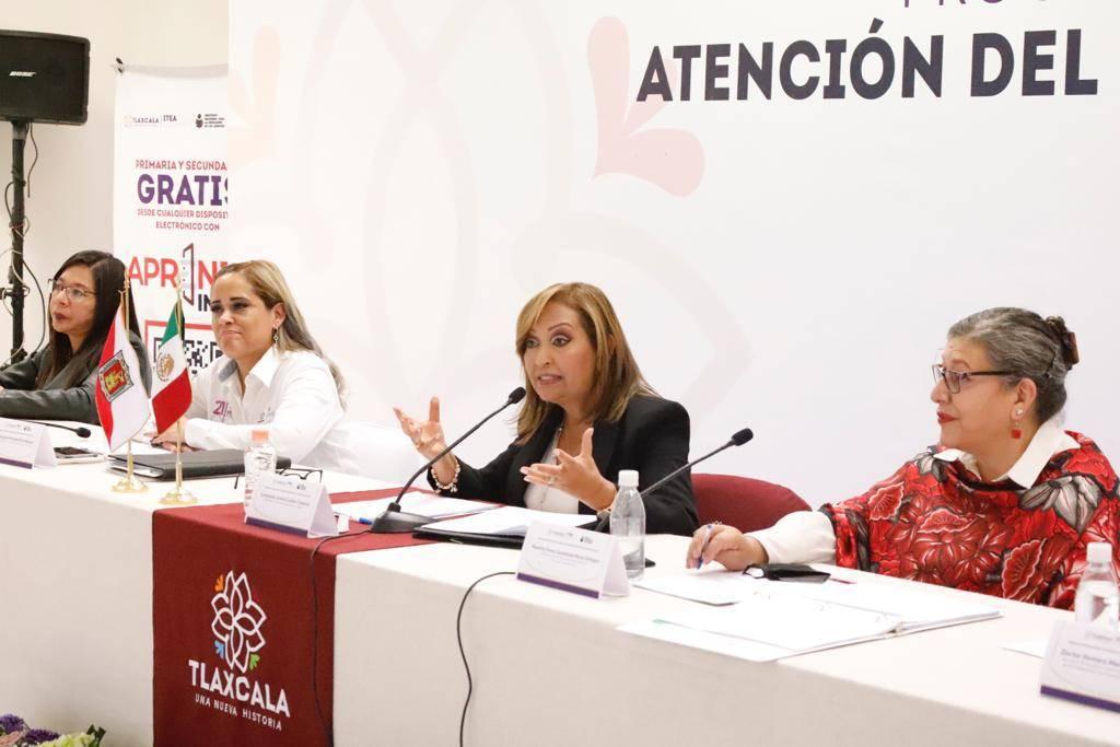 Refrenda Lorena Cuéllar compromiso para abatir rezago educativo 