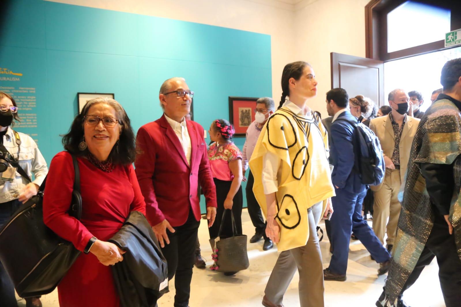 Inauguran  exposición en honor a Desiderio Hernández Xochitiotzin en "Los Pinos"
