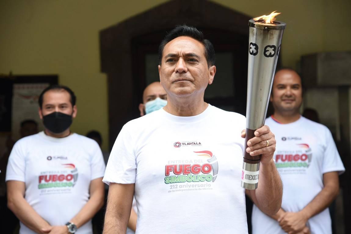 Entrega Jorge Corichi Fuego Simbólico a presidentes de comunidad y delegados