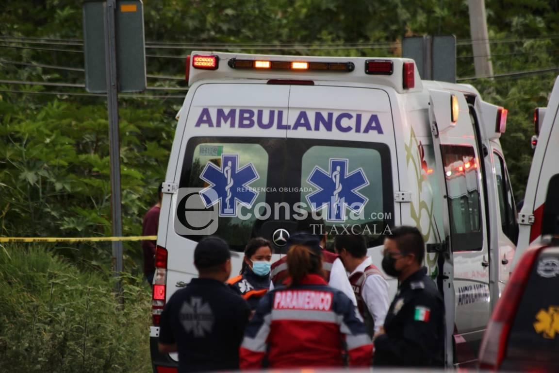 Dos personas muertas y dos más heridas deja aparatosa volcadura en Panotla 