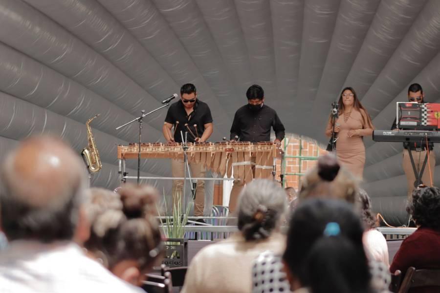 Con música de marimba capitalinos disfrutan del puente de fiestas patrias 