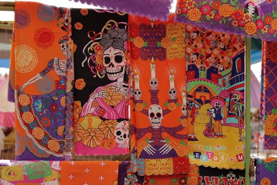 Inicia la venta de artículos decorativos para la celebración del “Día de muertos”