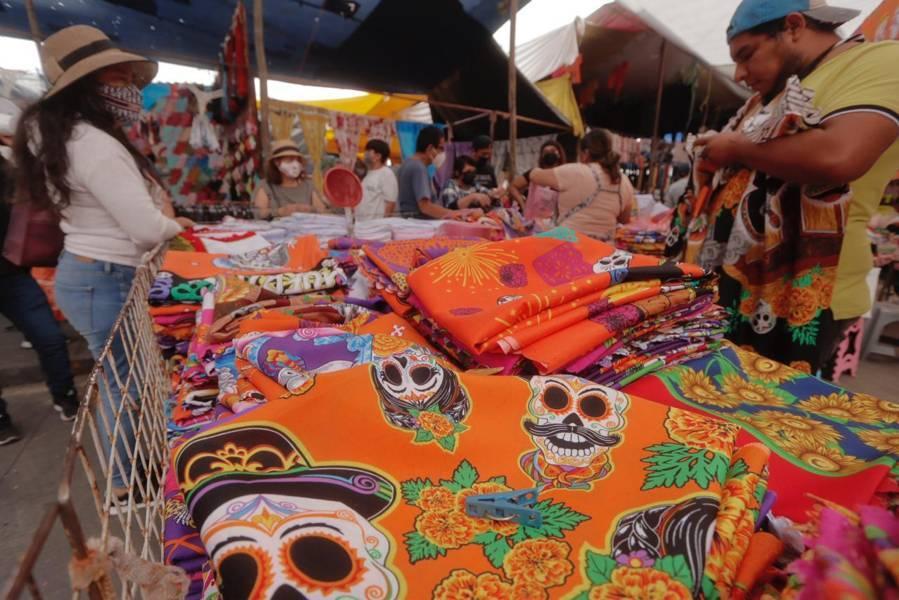 Inicia la venta de artículos decorativos para la celebración del “Día de muertos”