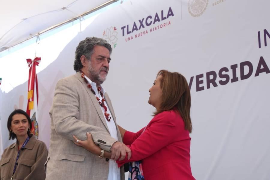 Colocó Gobernadora Lorena Cuéllar primera piedra de la UIT en Ixtenco