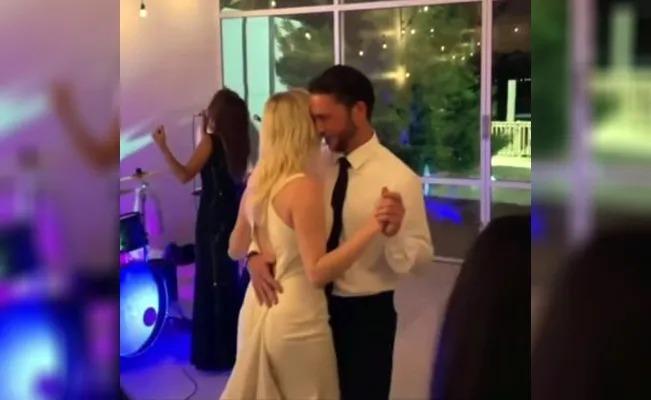Una fémina se vuelve viral al ser contratada por error de su ex al cantar en su boda