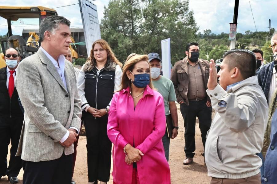 Supervisó Lorena Cuéllar avances de obras carreteras en Xaltocan