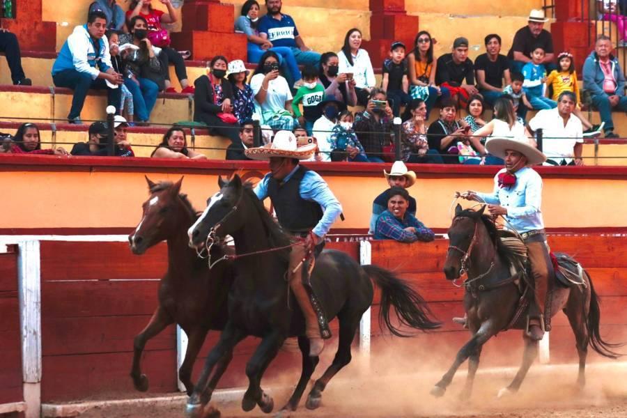 Exhibición de charrería en la Plaza de Toros “Jorge el Ranchero Aguilar”