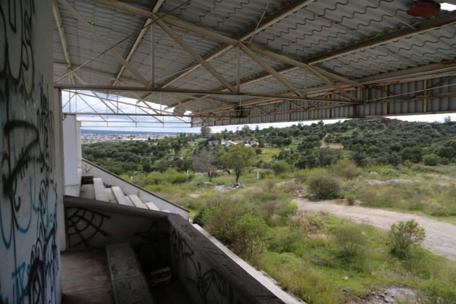 Abandonan campos deportivos en límites de Yauhquemehcan y Amaxac 