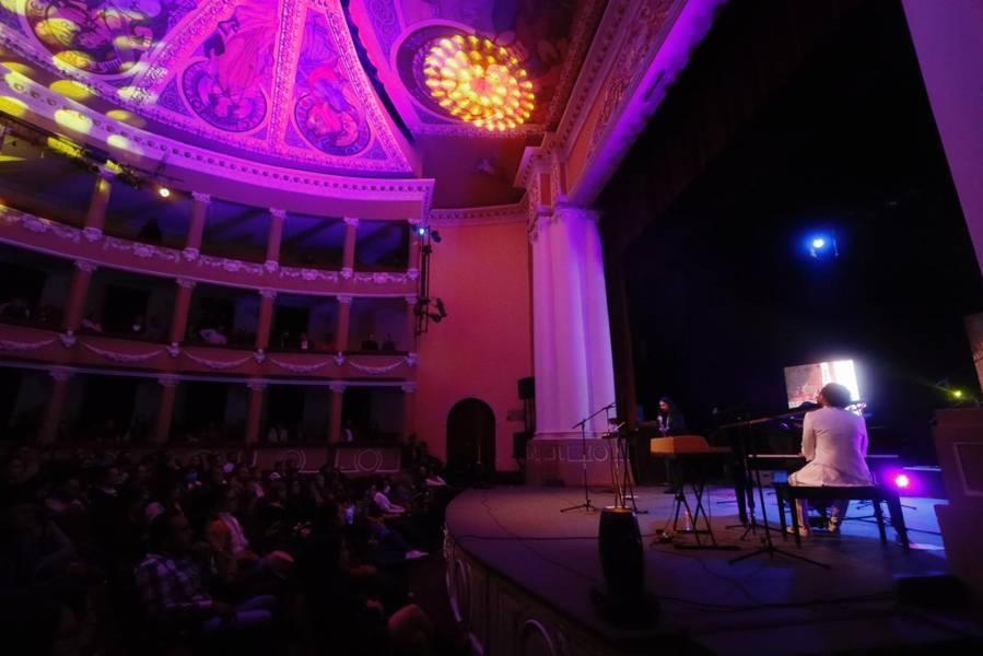 Celebra Rhose 15 años de trayectoria en el teatro Xicohténcatl 