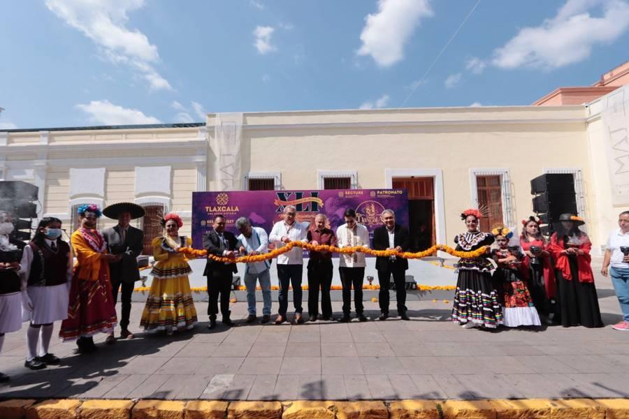Inauguración del XLI concurso estatal de ofrendas “Desiderio Hernández Xochitiotzin” 