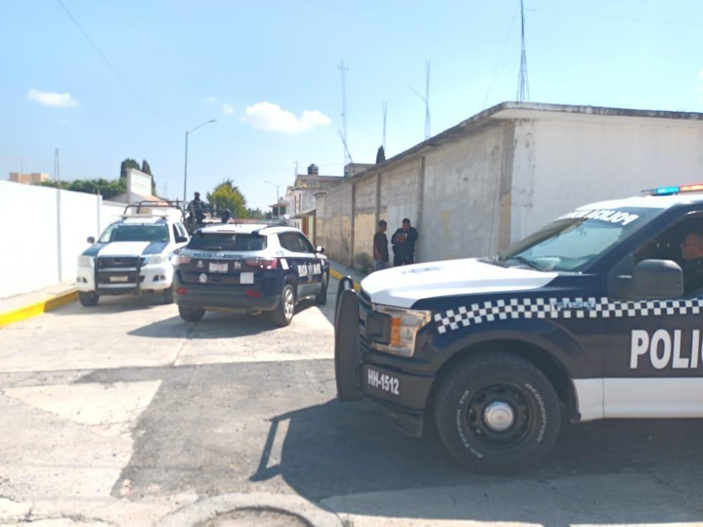 Montan operativo de seguridad en panteones de Huamantla 