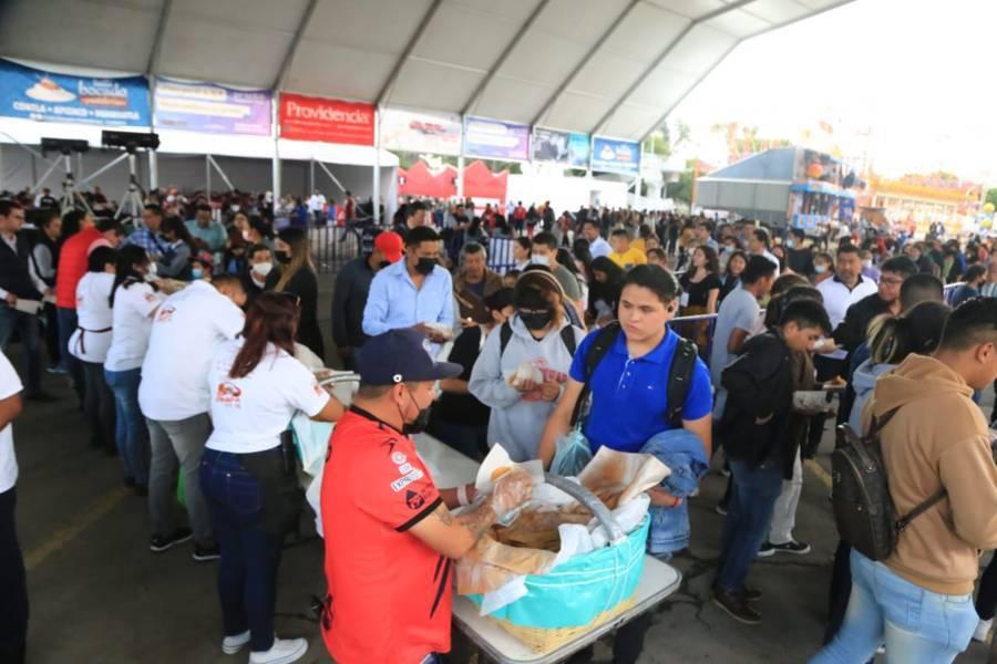 Obsequian 30 mil tacos de canasta y 7 mil molotes en la Feria Tlaxcala 2022
