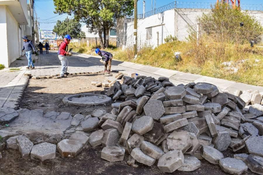 Inicia construcción de pavimento en calles de Apízaco