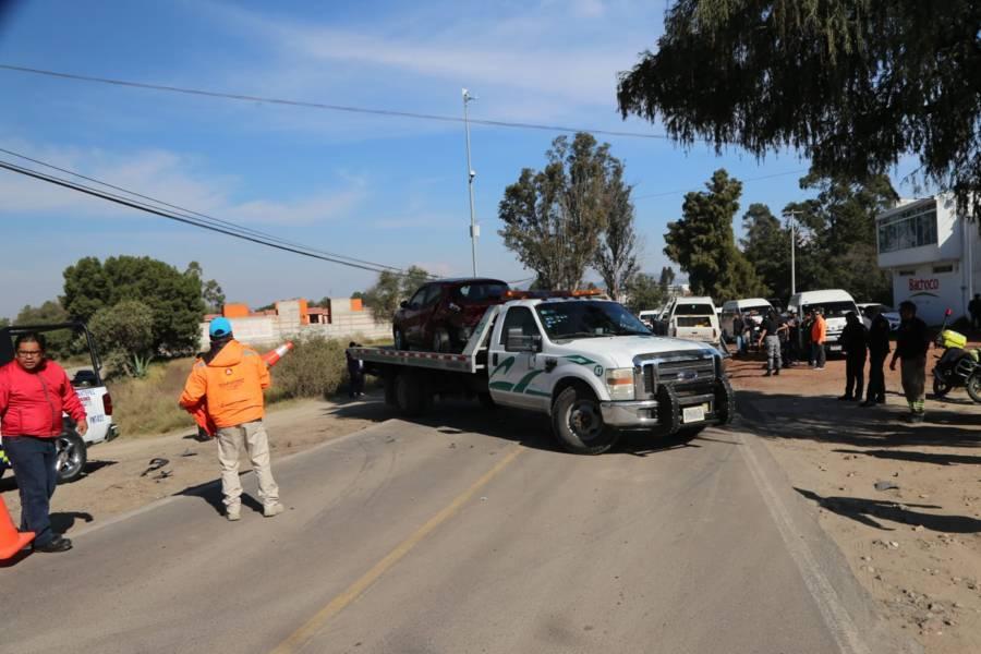 Choque múltiple en Tzompantepec deja cuatro personas lesionadas 