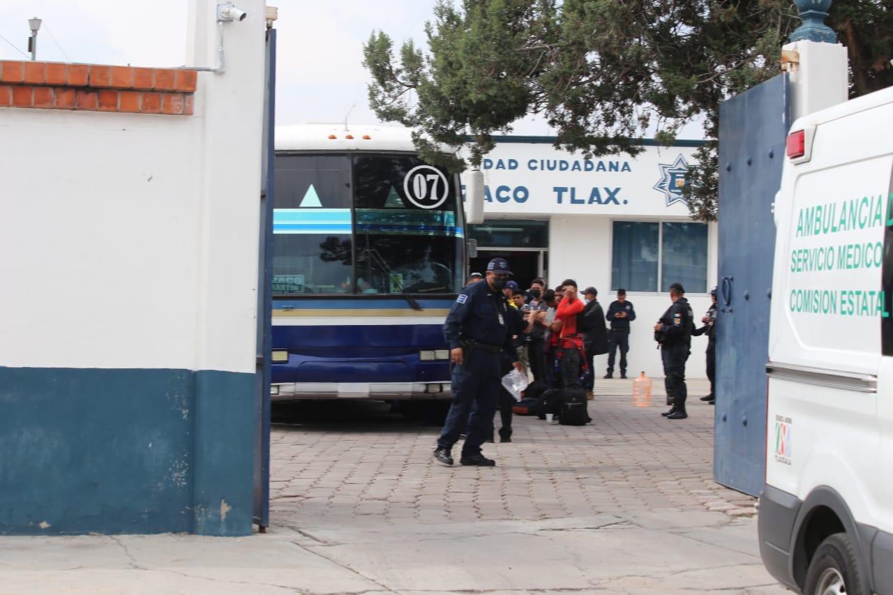 Detienen autobús de ATAH que transportaba migrantes en Yauhquemehcan 