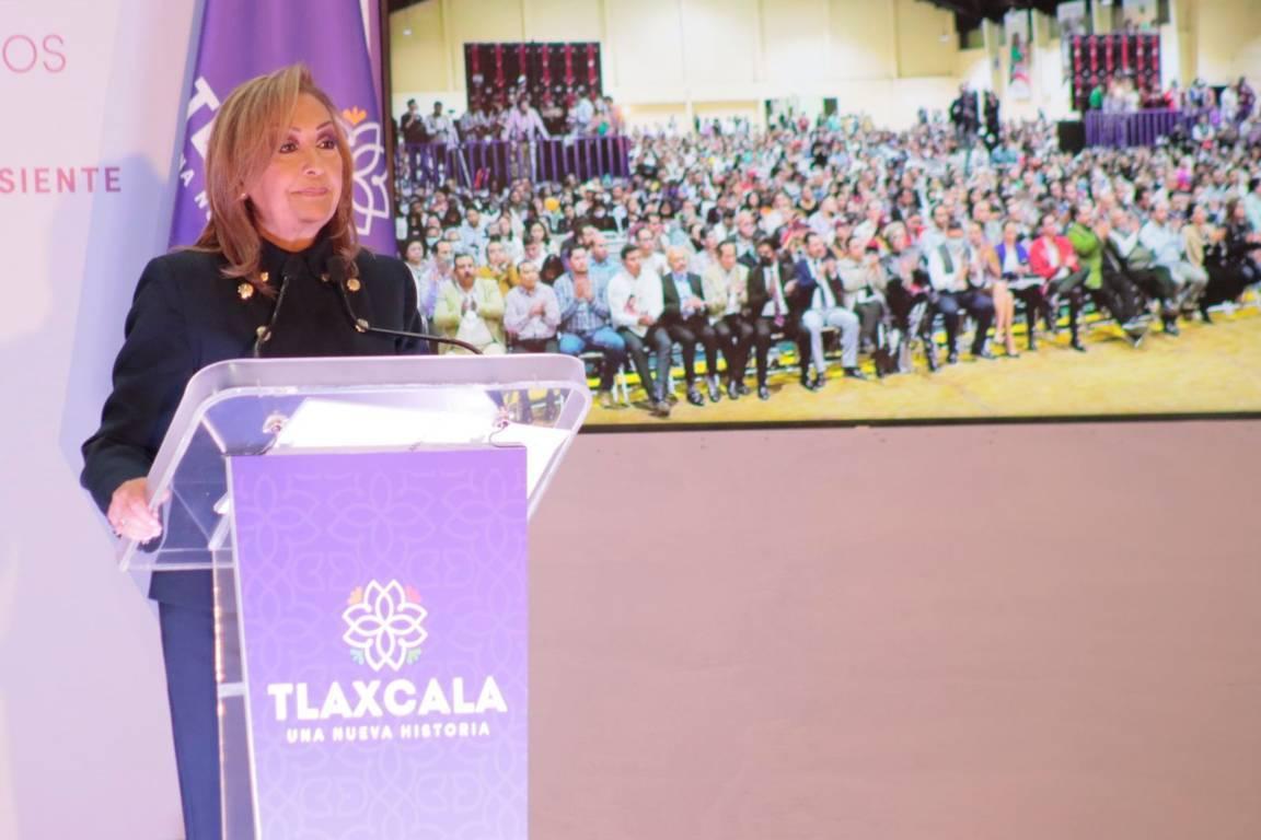 Rinde Lorena Cuéllar  Cisneros, primer informe de gobierno, región Apizaco 