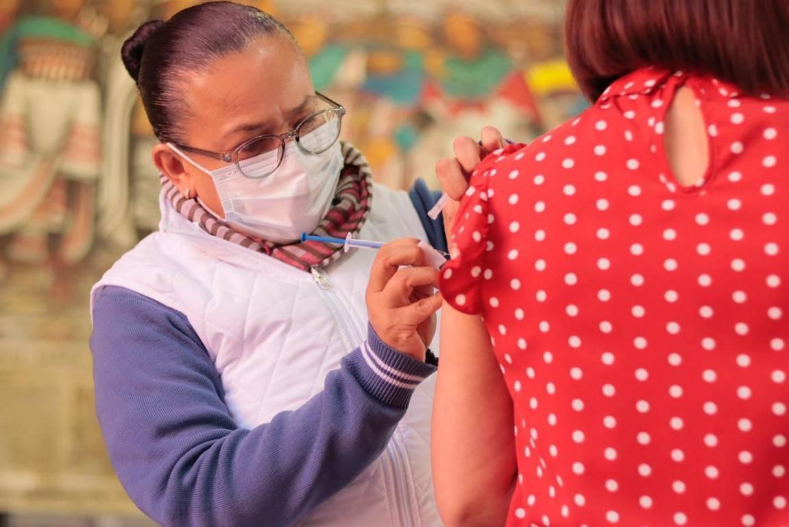 Aplican vacunas contra la influenza en Palacio de Gobierno de Tlaxcala 