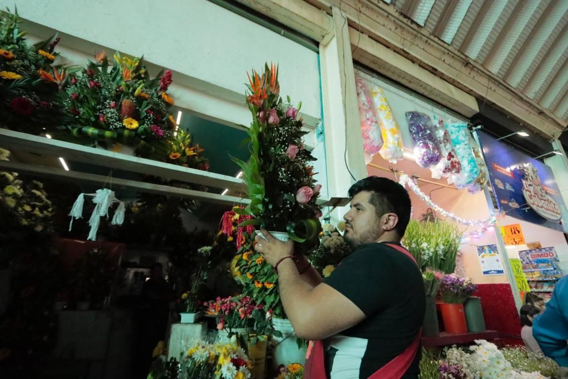Aumenta el trabajo para los floristas durante la celebración del 12 de diciembre