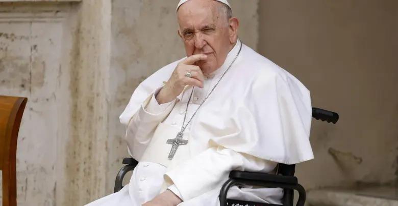 Revelan renuncia firmada por el Papa Francisco en caso de que empeore su salud